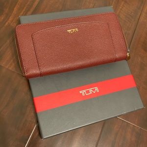 Brand new TUMI women’s wallet